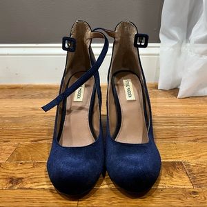 Velvet Navy Steve Madden Heels size 10 worn once.
